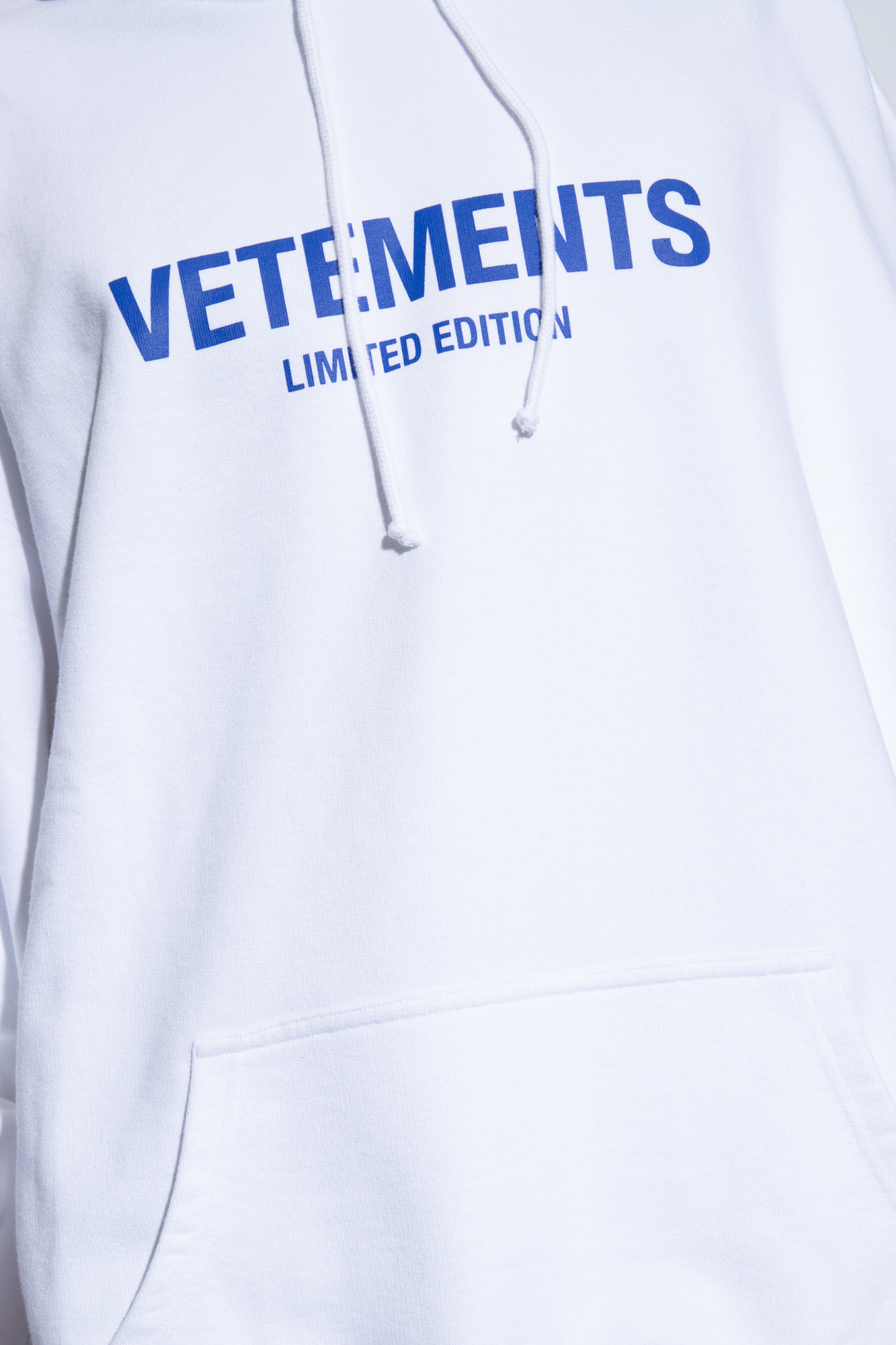 Vetements on sale white hoodie